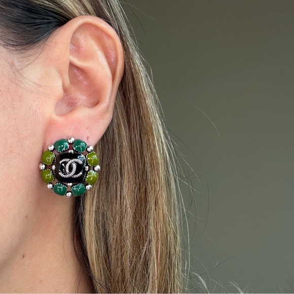 💚Chanel CC Enamel Floral Stud Earrings☘️ - Picture 12 of 13